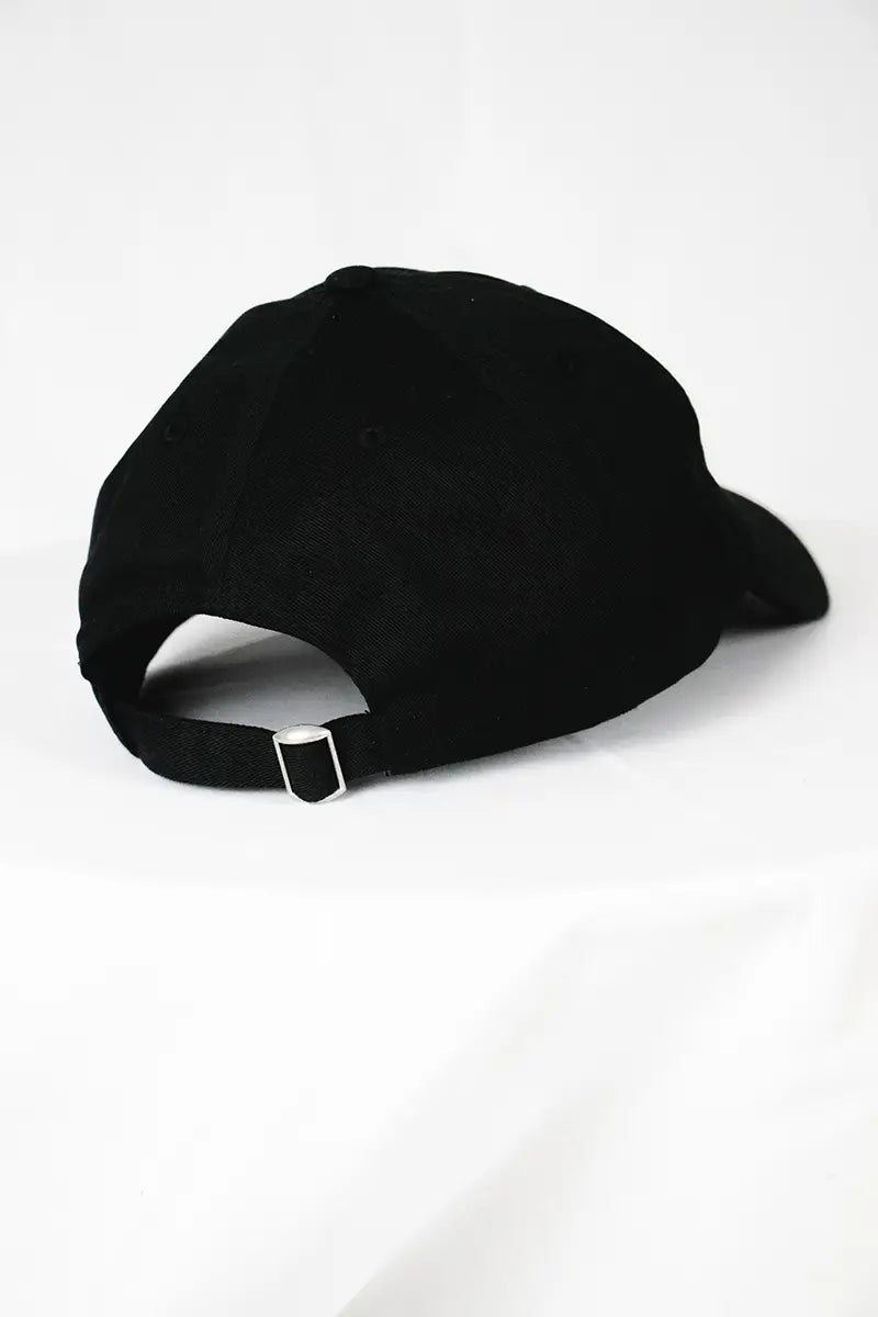 schwarze Cap von Hinten
